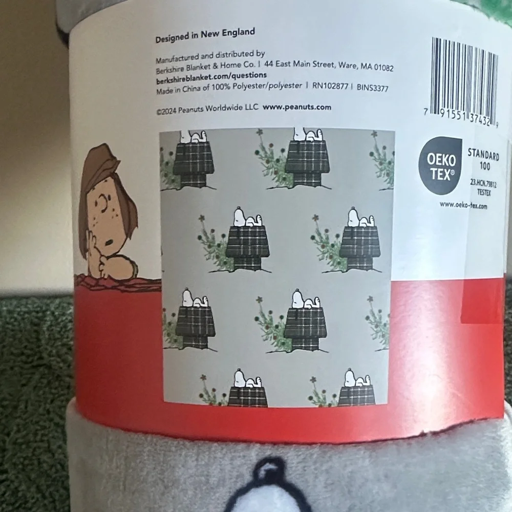 Berkshire Peanuts VelvetLoft Throw Blanket Snoopy Christmas Plaid Gray NEW!